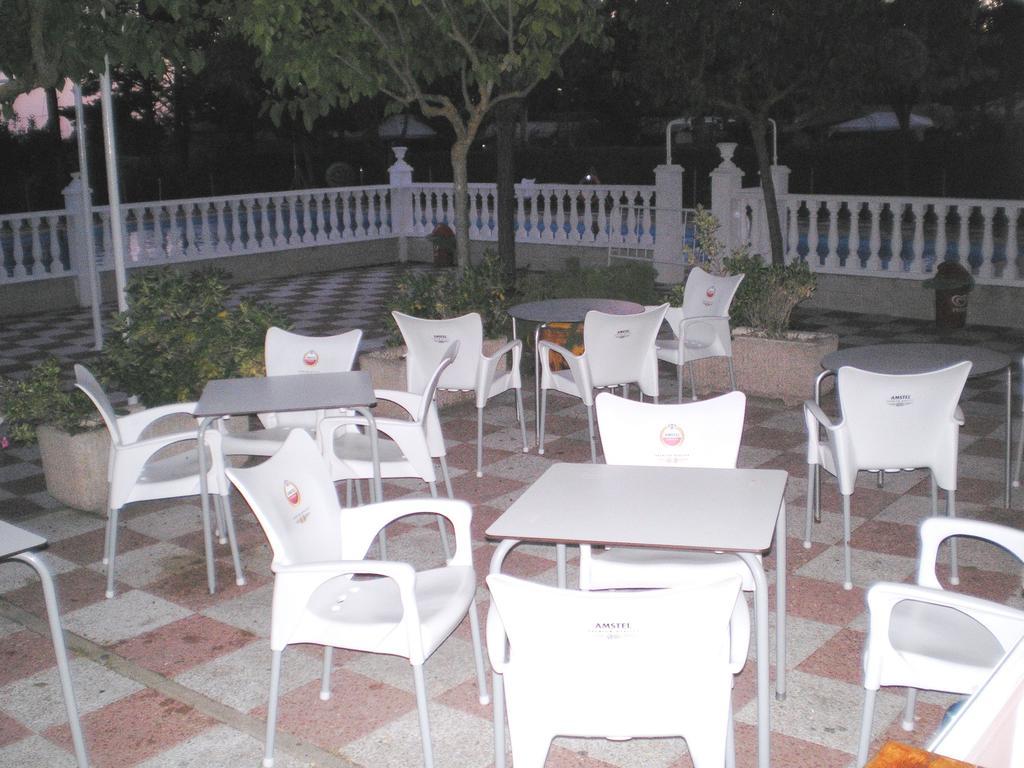Camping Cubillas Cubillas de Santa Marta Exterior photo