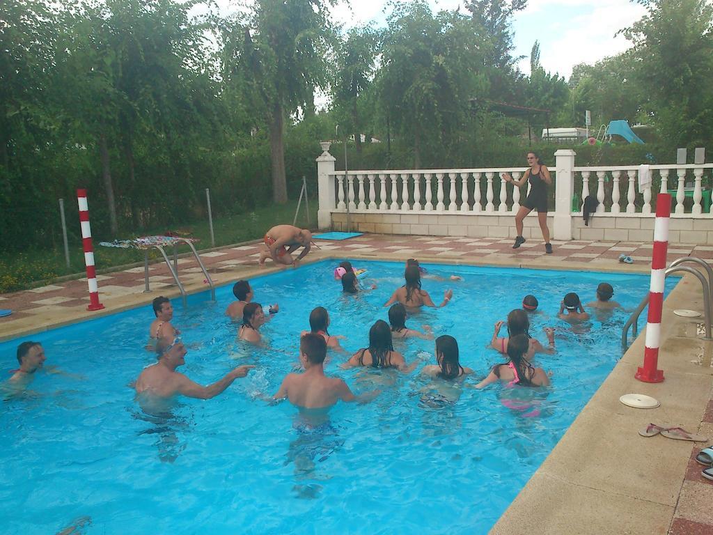 Camping Cubillas Cubillas de Santa Marta Exterior photo