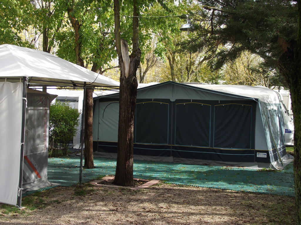 Camping Cubillas Cubillas de Santa Marta Exterior photo