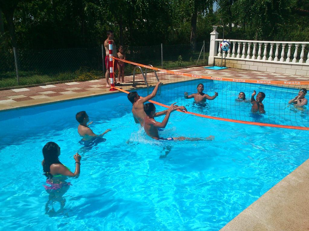 Camping Cubillas Cubillas de Santa Marta Exterior photo